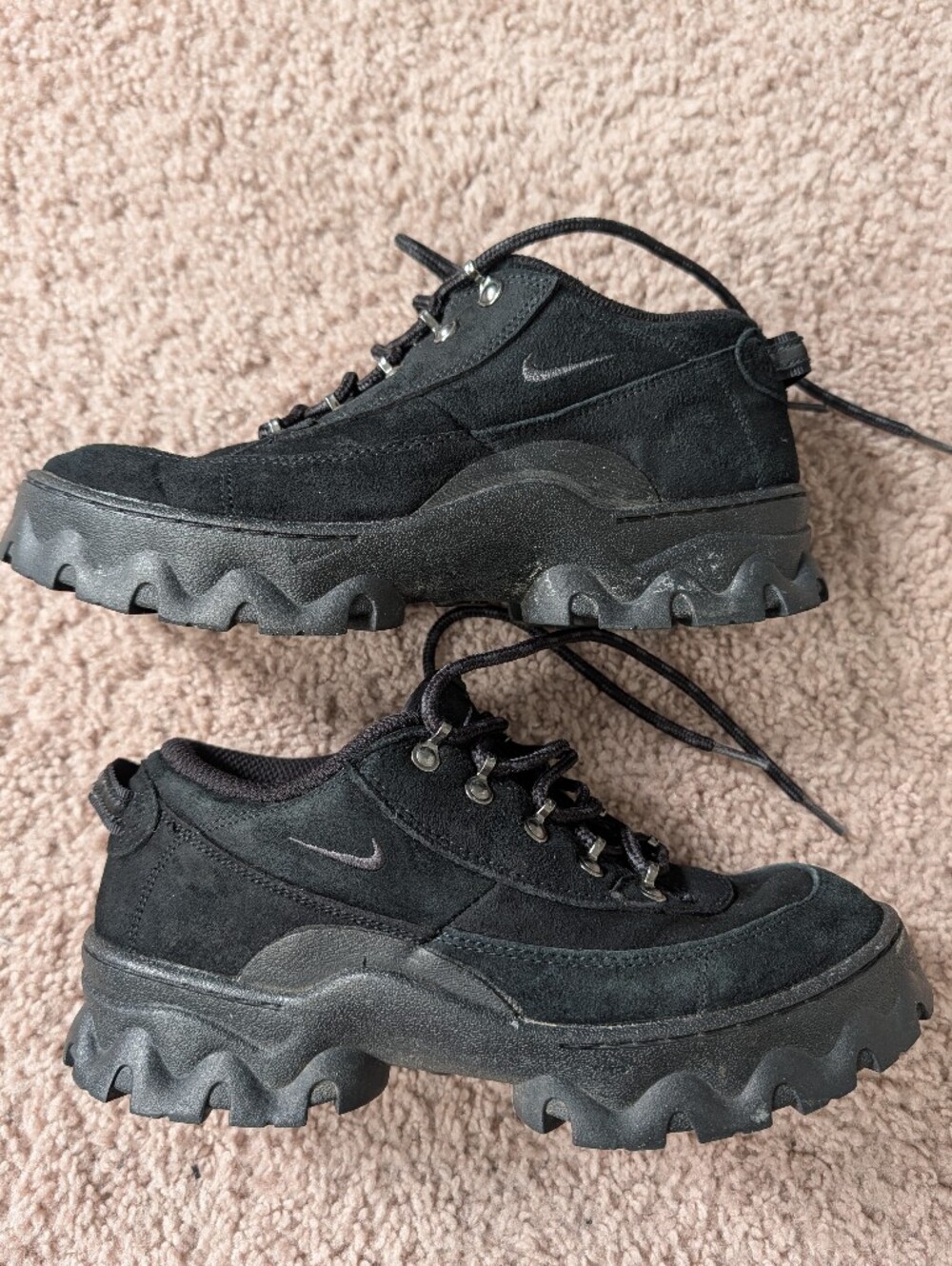 Nike Womens Triple Black Lahar Low Suede Leather Shoes Size Womens 8/Mens 6.5 - Picture 8 of 15